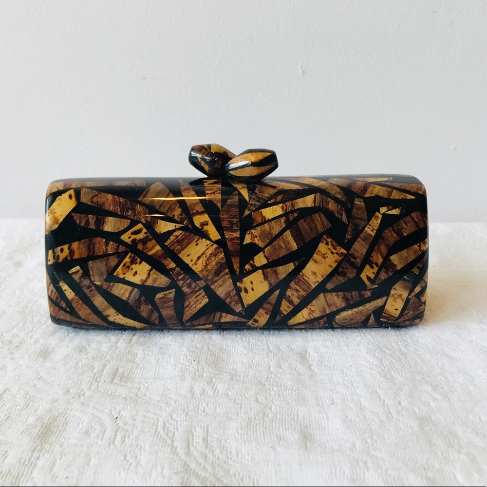 Beautiful Lacquer Clutch**Work of Art!!!! - Picture 3 of 7